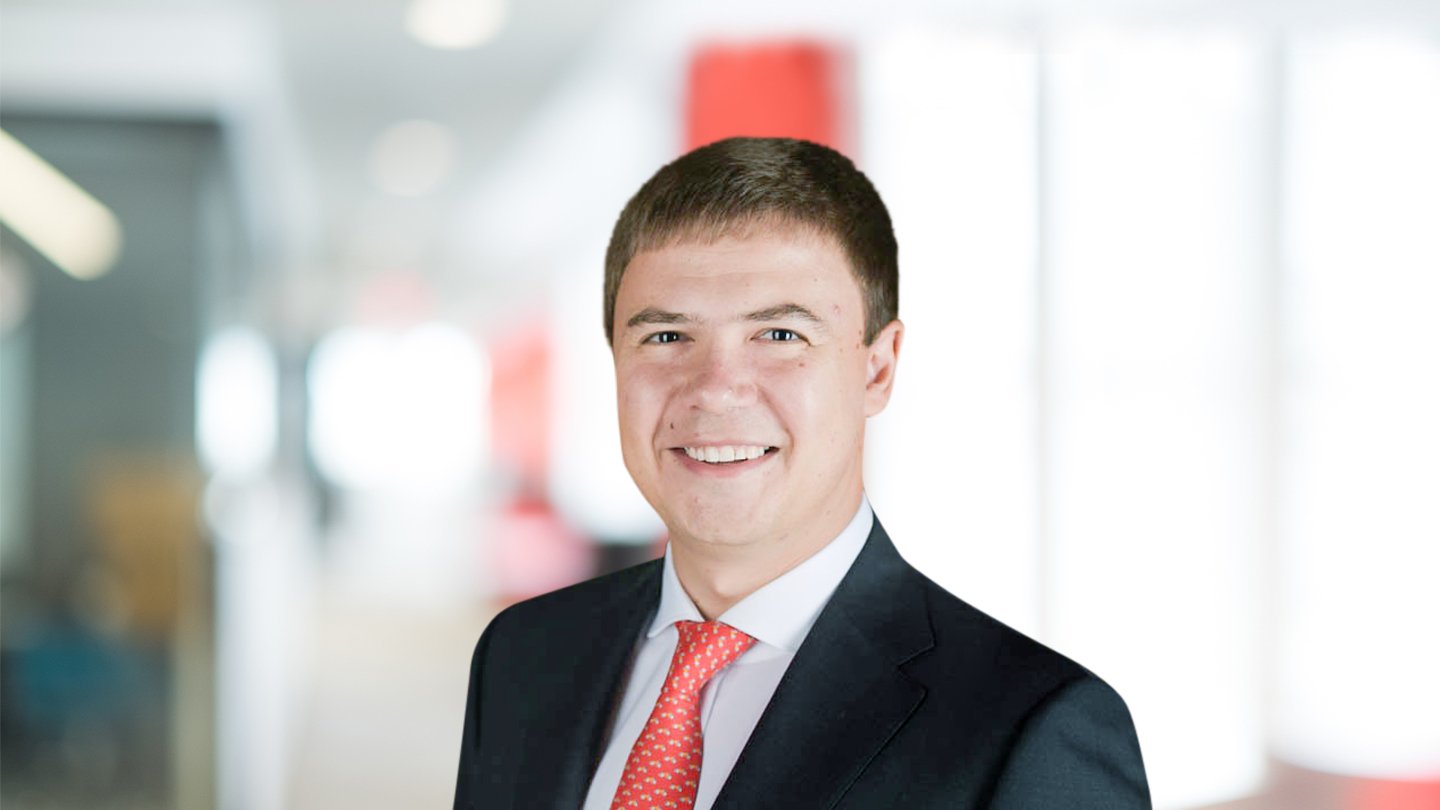 Yuriy Kurganov - Management Consultant | Bain & Company