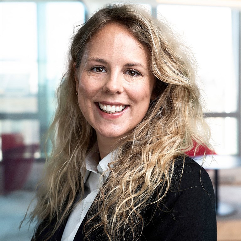 Mona Moschko - Management Consultant | Bain & Company