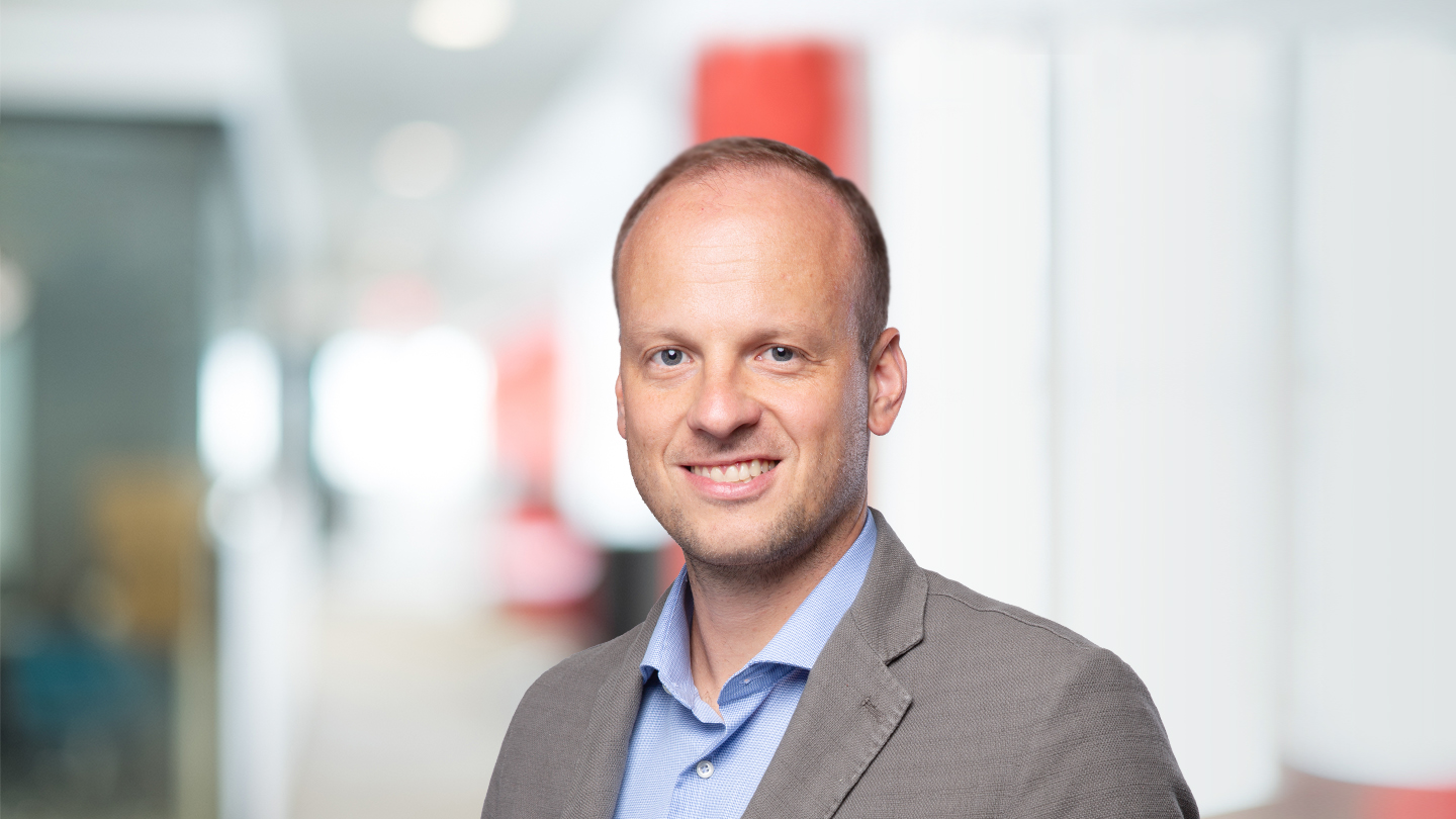 Hannes Grassegger ⁠— Management Consultant | Bain & Company